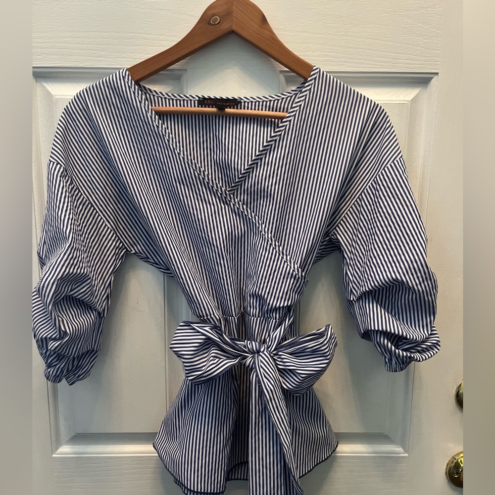 PRE-OWNED KAII LOS ANGELES WOMEN'S BLUE & WHITE STRIPE WRAP BLOUSE- SMALL